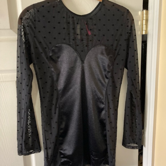 Seven till midnight M/L sheer top w/polka dots &key hole back with button - Picture 1 of 9